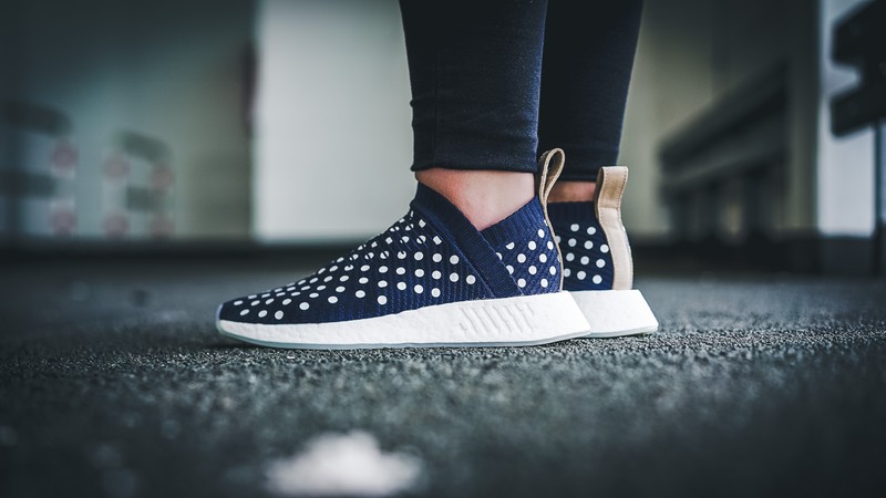 Adidas nmd r2 polka dot best sale